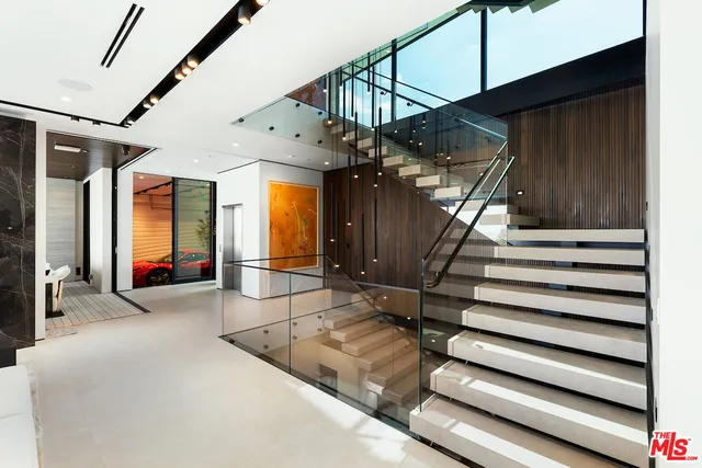 $23,500,000 | 8116 Laurel View Drive, Los Angeles, CA 90069