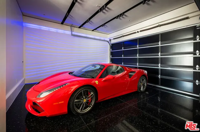 $23,500,000 | 8116 Laurel View Drive, Los Angeles, CA 90069