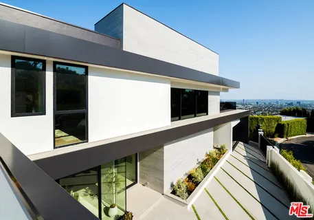 $23,500,000 | 8116 Laurel View Drive, Los Angeles, CA 90069