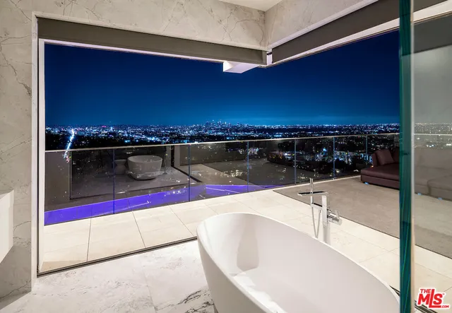 $23,500,000 | 8116 Laurel View Drive, Los Angeles, CA 90069