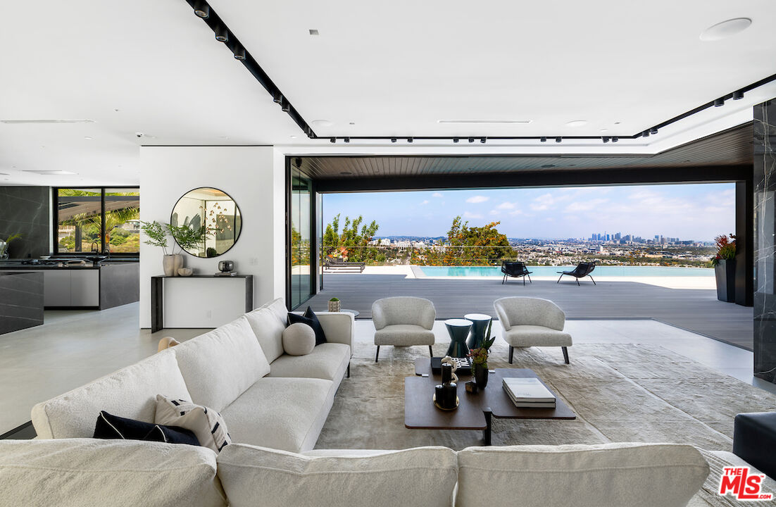 8116 Laurel View Drive Los Angeles, CA 90069 - Photo 9 of 75