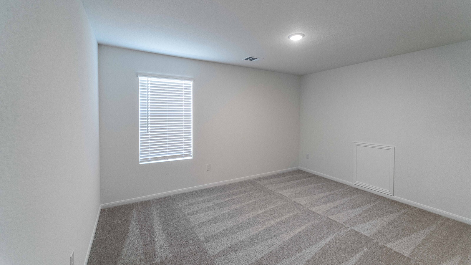 13621 Endless Narrow Lane Elgin, TX 78621 - Photo 5 of 19 an empty room with a window