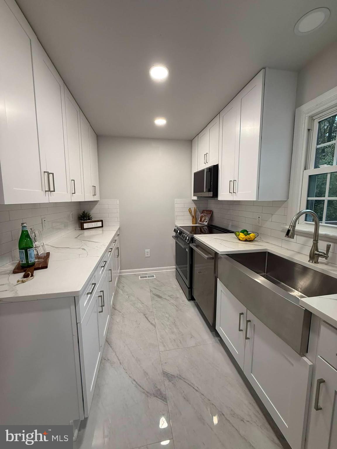 8580 Tyrolean Way Springfield, VA 22153 - Photo 19 of 63 Kitchen