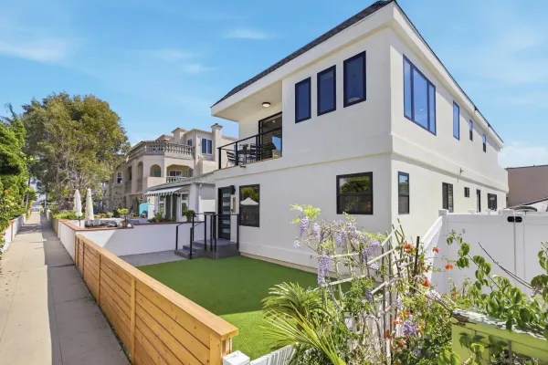 $2,995,000 | 811-13 Balboa Court, San Diego, CA 92109