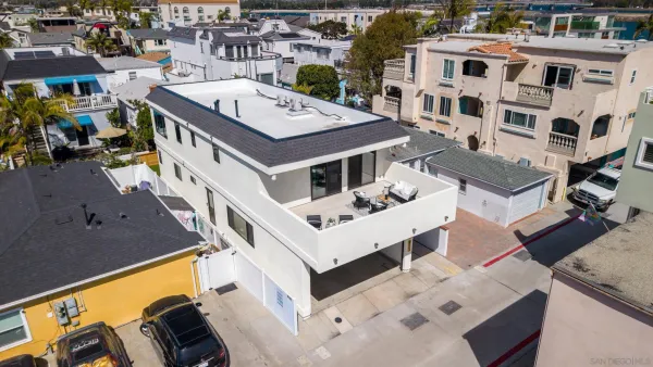 $2,995,000 | 811-13 Balboa Court, San Diego, CA 92109