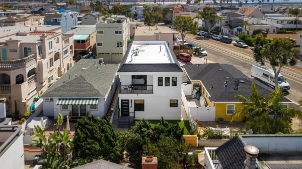 $2,995,000 | 811-13 Balboa Court, San Diego, CA 92109