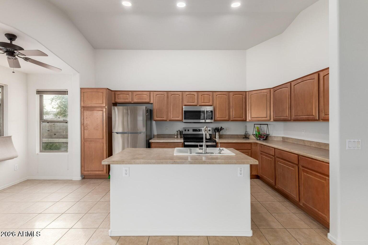 17231 West Durango Street Goodyear, AZ 85338 - Photo 17 of 31 20260122130218882160000000-o