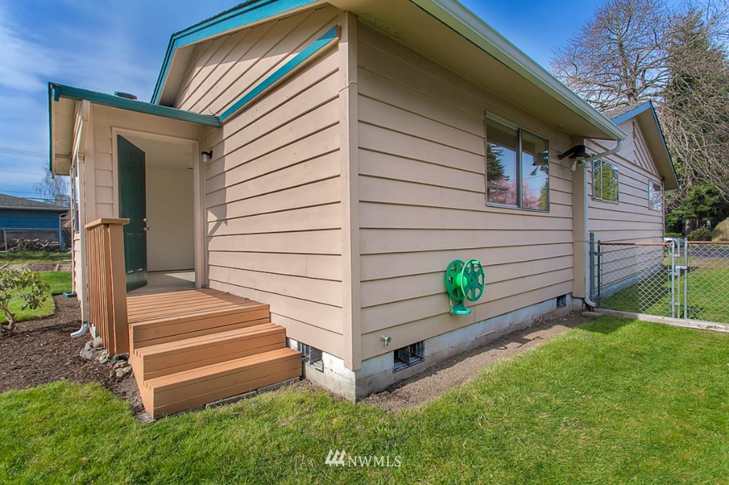 8318 214th Place Southwest Edmonds, WA 98026 - Photo 13 of 17 Gallery Image 13