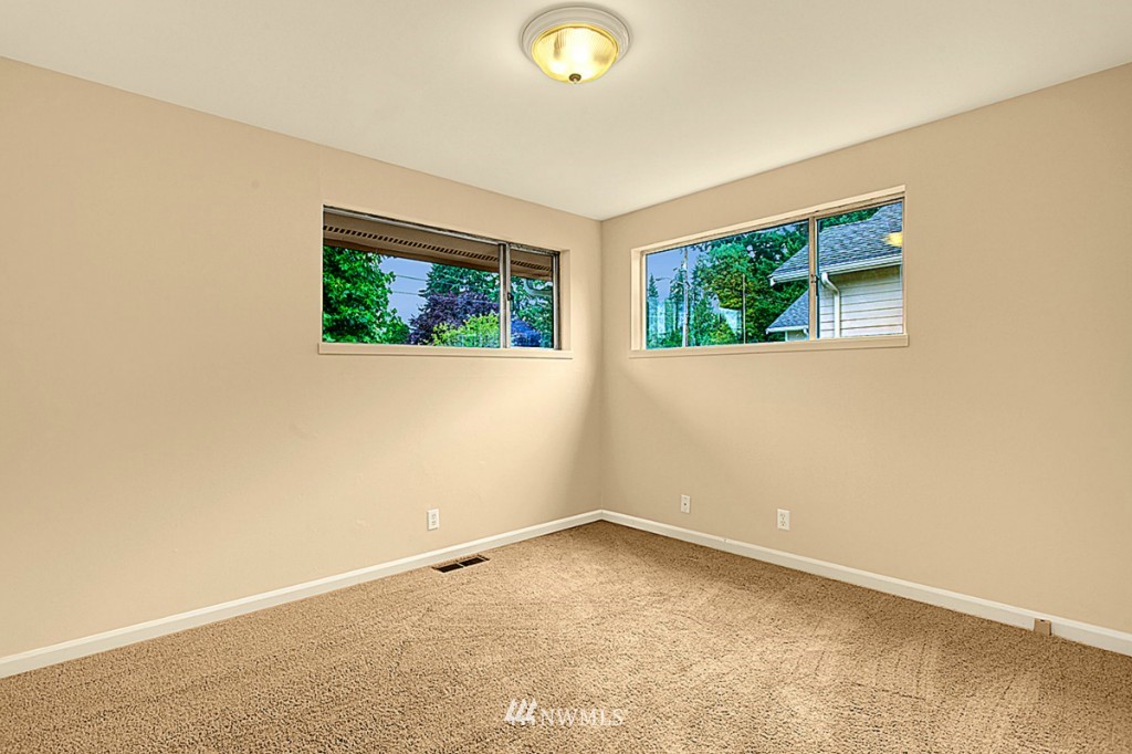 8318 214th Place Southwest Edmonds, WA 98026 - Photo 8 of 17 Gallery Image 8