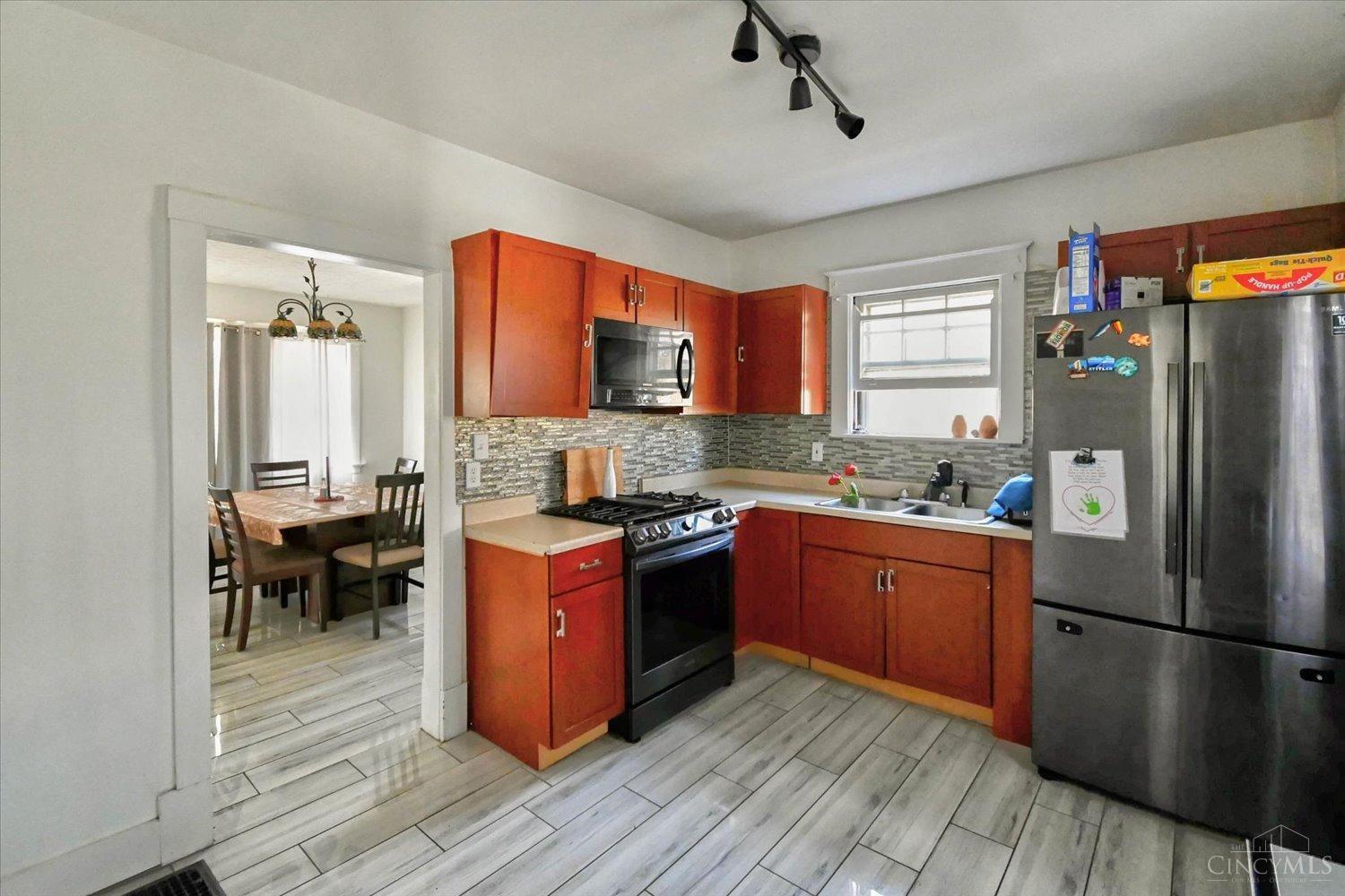 36 Ridgeway Road Cincinnati, OH 45216 - Photo 10 of 18