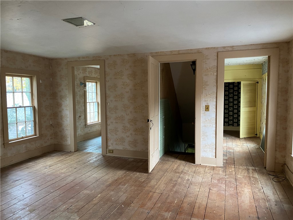 162 Shore Road Westerly, RI 02891 - Photo 11 of 33