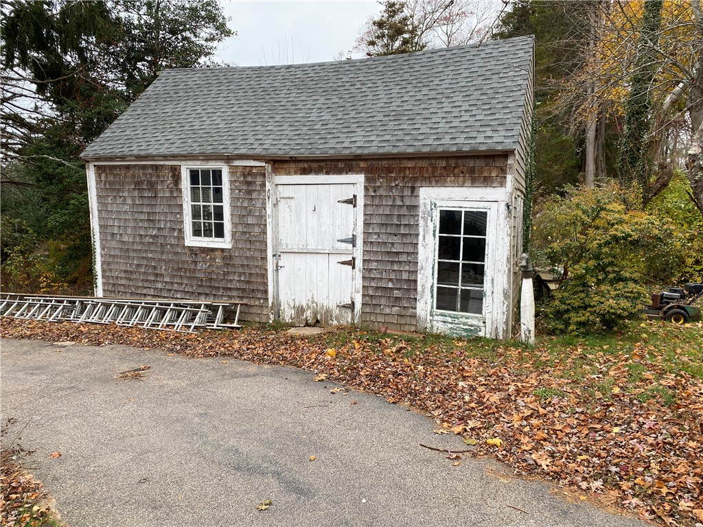 162 Shore Road Westerly, RI 02891 - Photo 21 of 33