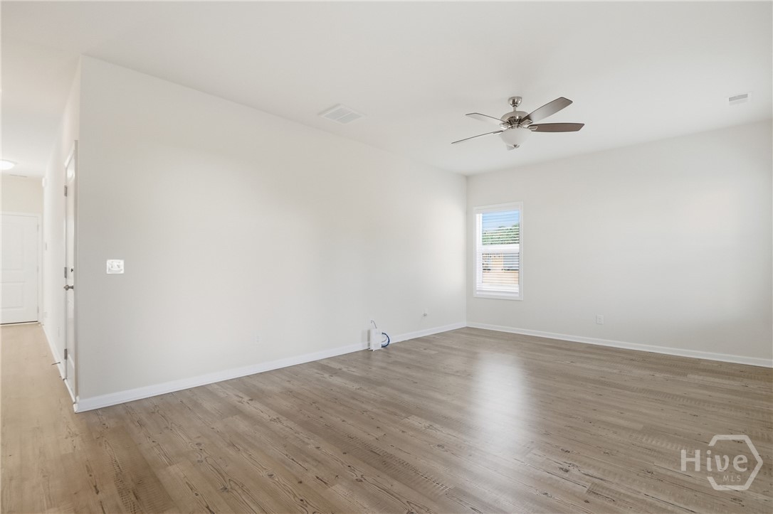 233 Caroline Way Guyton, GA 31312 - Photo 13 of 33 Living room