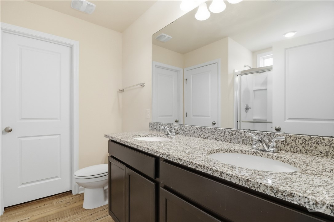 233 Caroline Way Guyton, GA 31312 - Photo 21 of 33 Primary bathroom