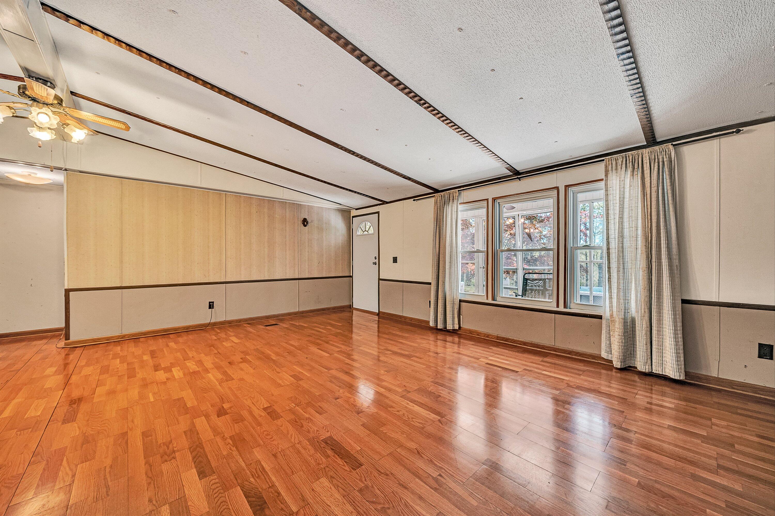 2674 Pico Road Buchanan, VA 24066 - Photo 6 of 59 06-VM-02601