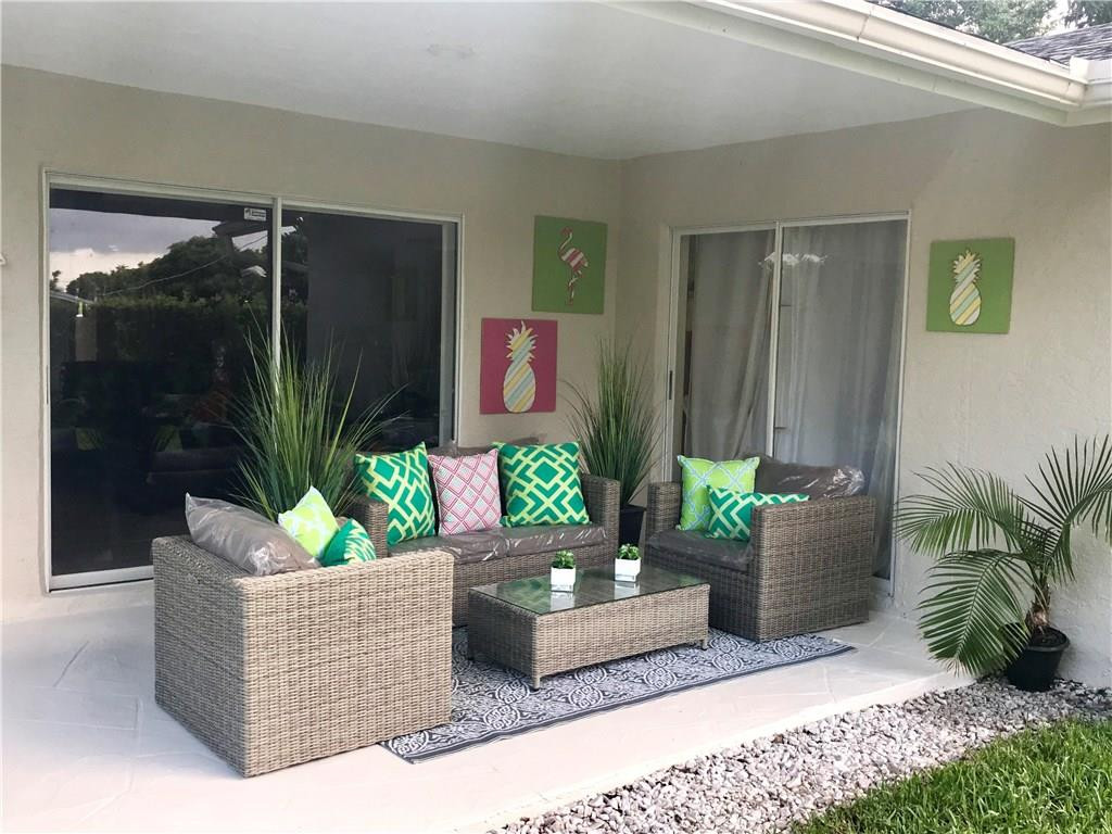 549 Northwest 52nd Street Boca Raton, FL 33487 - Photo 3 of 22 Photo 3