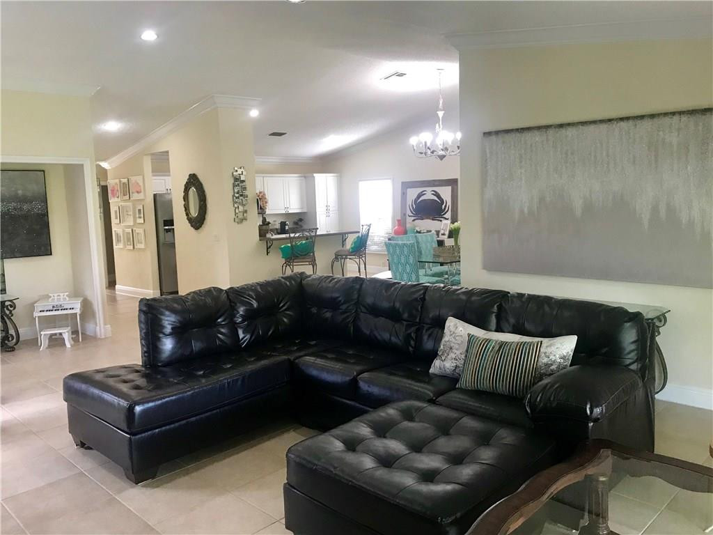 549 Northwest 52nd Street Boca Raton, FL 33487 - Photo 6 of 22 Photo 6