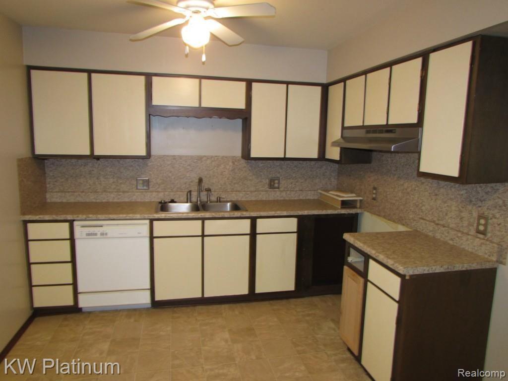 7860 Kitchen Road Goodells, MI 48027 - Photo 8 of 24 IMG_0415.jpg
