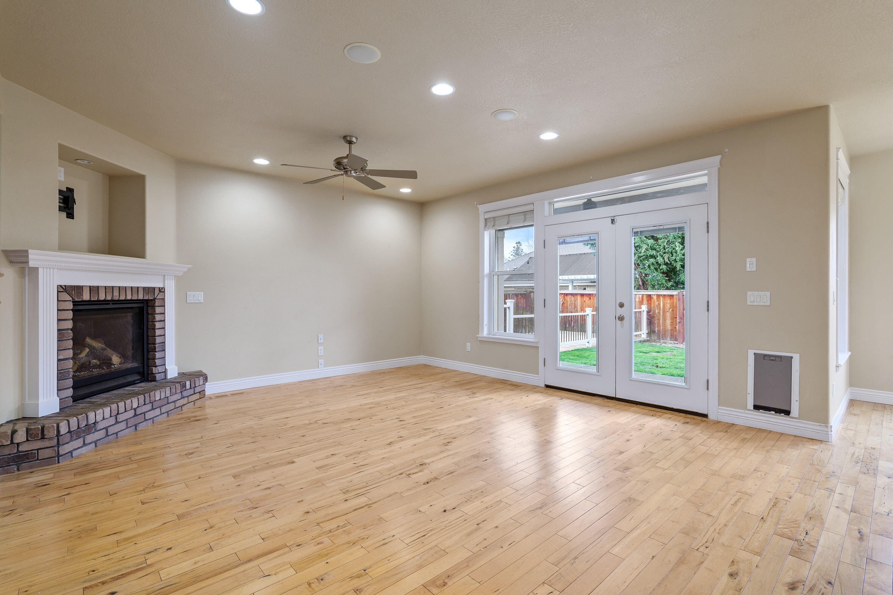 2193 Jeremy Street Central Point, OR 97502 - Photo 12 of 61 2193JeremySt-010