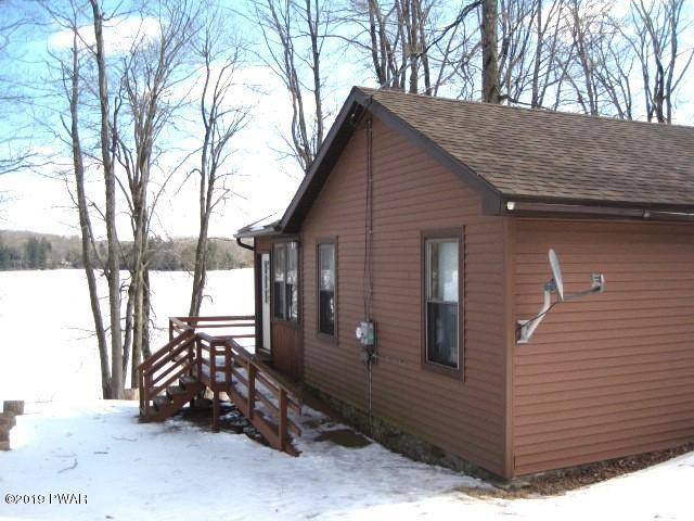 152 Ridgefield Point Road Greentown, PA 18426 - Photo 3 of 22