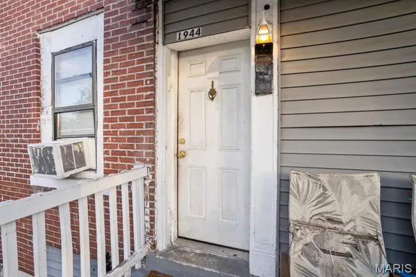$89,900 | 1942 Clara Avenue, St. Louis, MO 63112