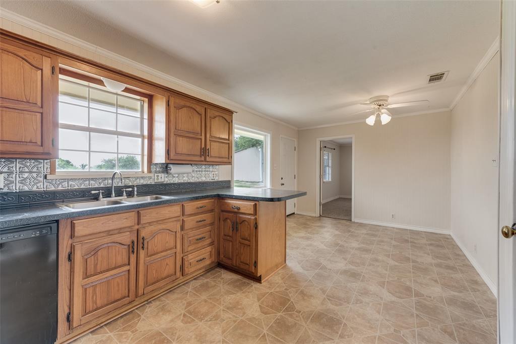 1447 Campbell Road Midlothian, TX 76065 - Photo 17 of 40