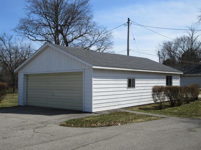 2263 Carroll Road Bay City, MI 48708 - Photo 3 of 40