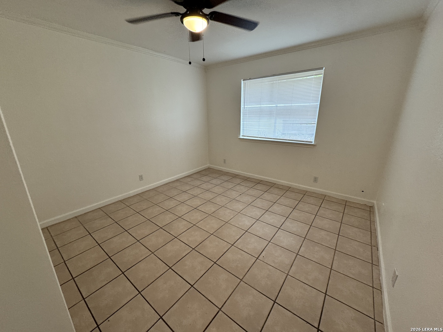 12219 Ridge Crown Street San Antonio, TX 78247 - Photo 11 of 17 an empty room with windows
