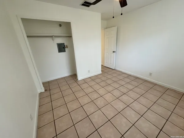a view of a utility room