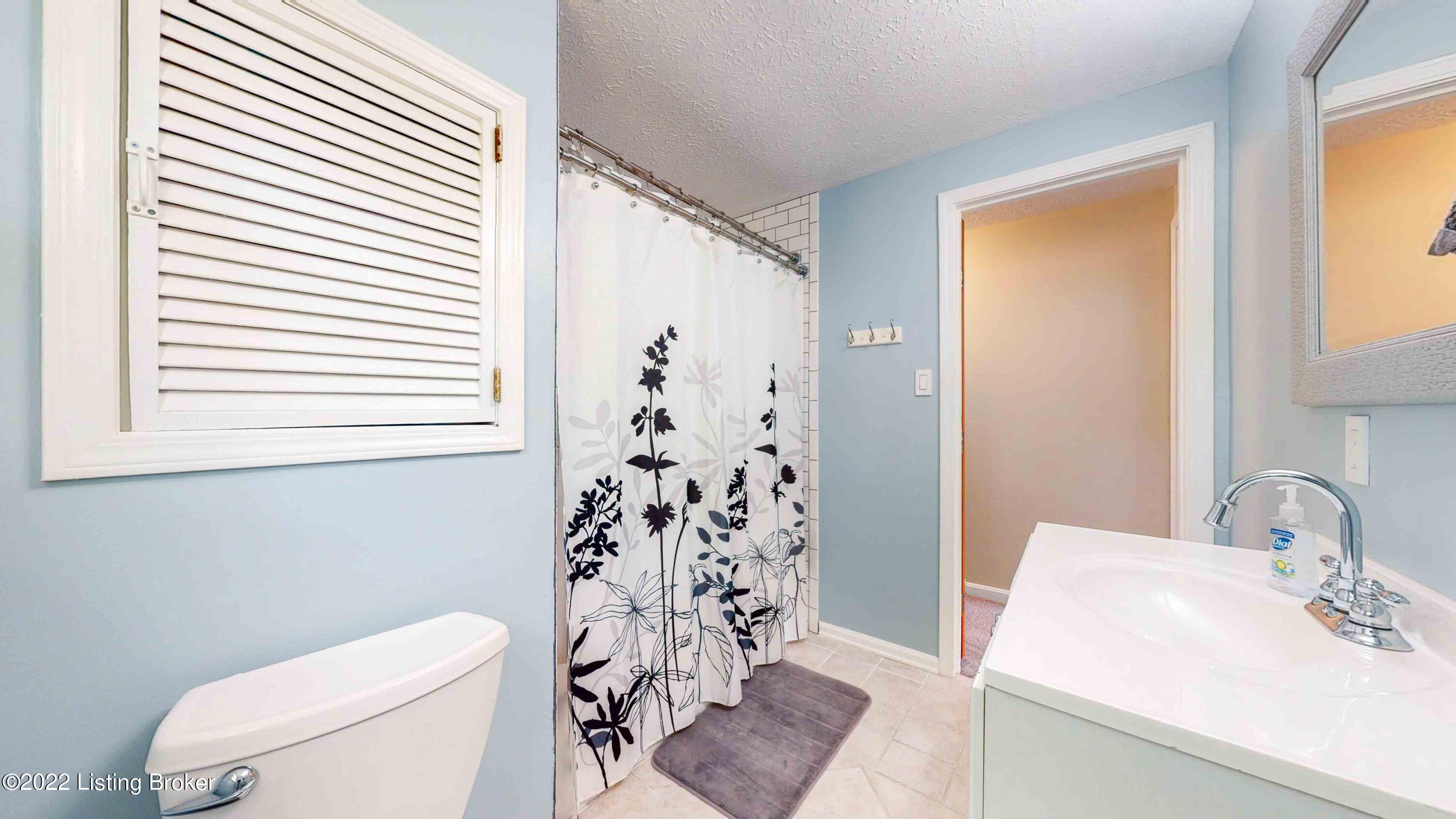 3720 Longview Road Louisville, KY 40299 - Photo 38 of 66 3720-Longview-Rd-38