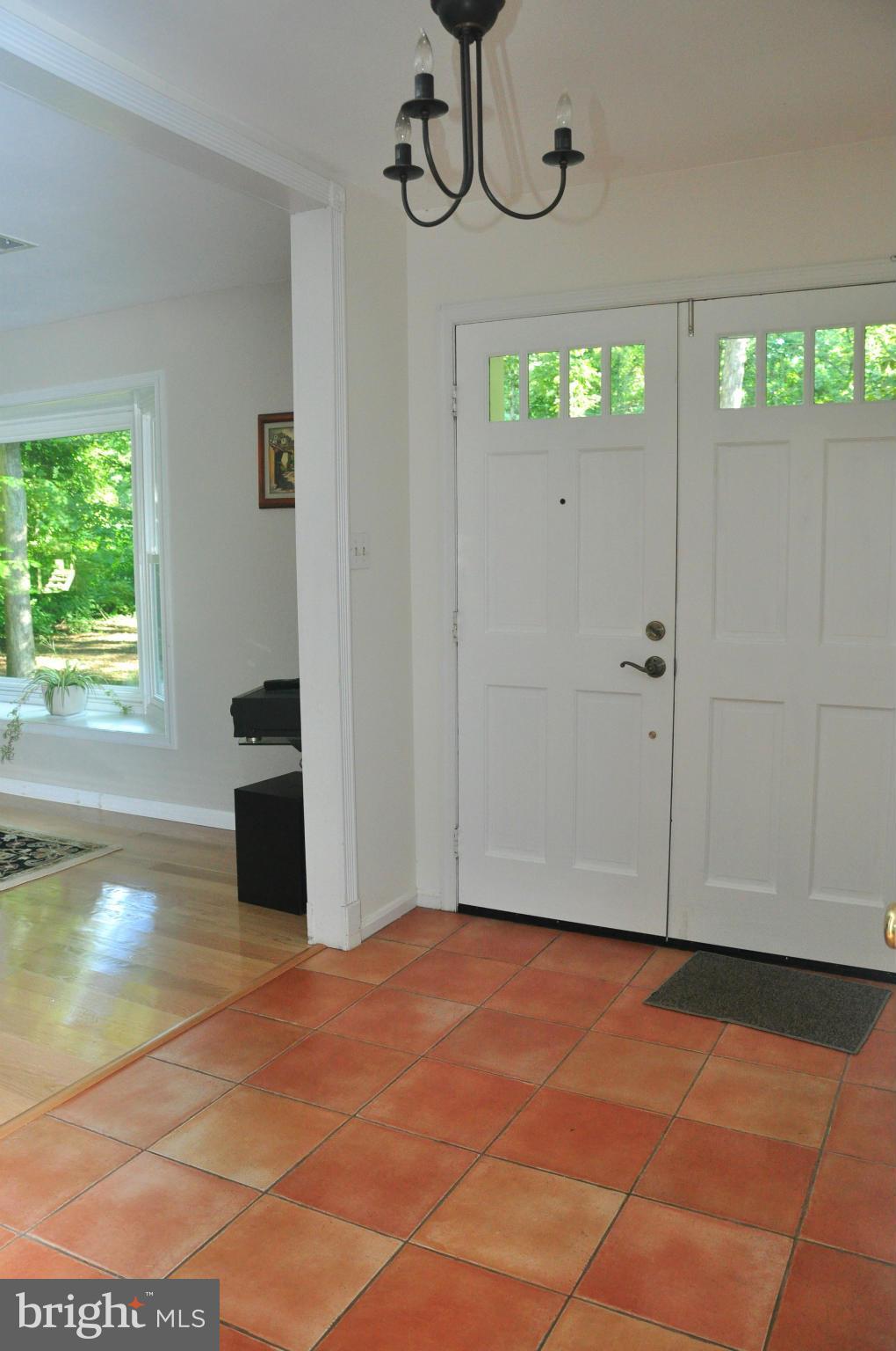 7038 Roxann Road Alexandria, VA 22315 - Photo 2 of 30 Interior (General)