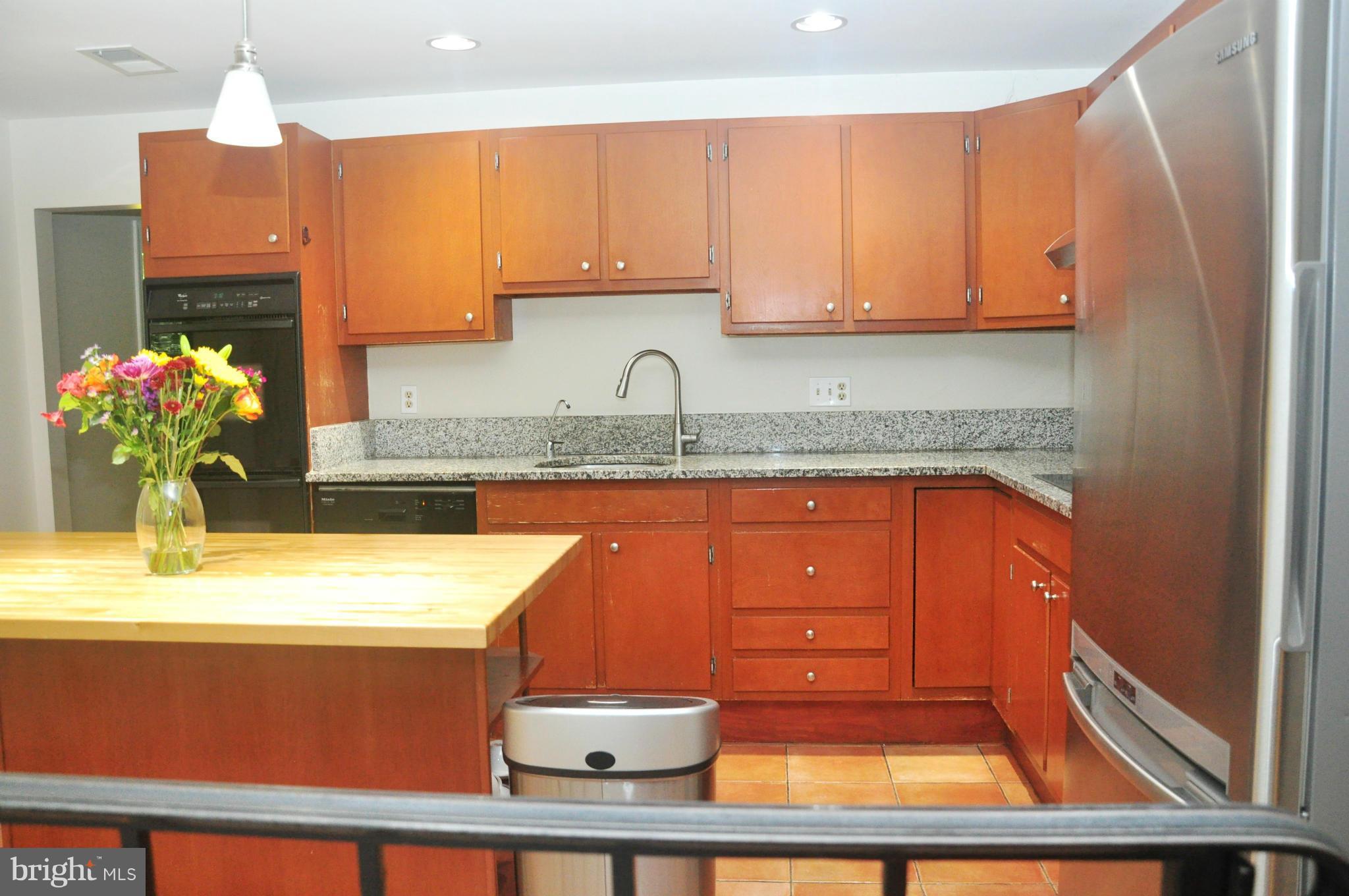 7038 Roxann Road Alexandria, VA 22315 - Photo 21 of 30 Kitchen