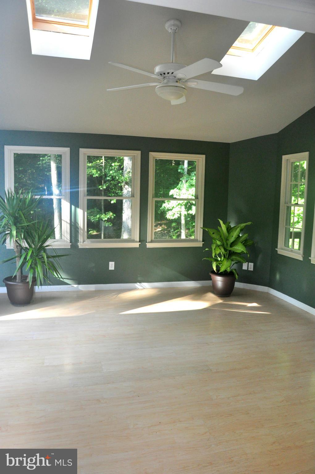 7038 Roxann Road Alexandria, VA 22315 - Photo 7 of 30 Interior (General)
