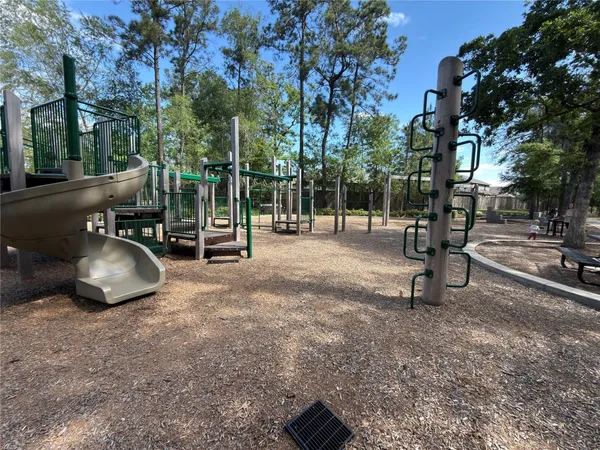 $325,000 | 3057 Pampaneria Drive, Conroe, TX 77301