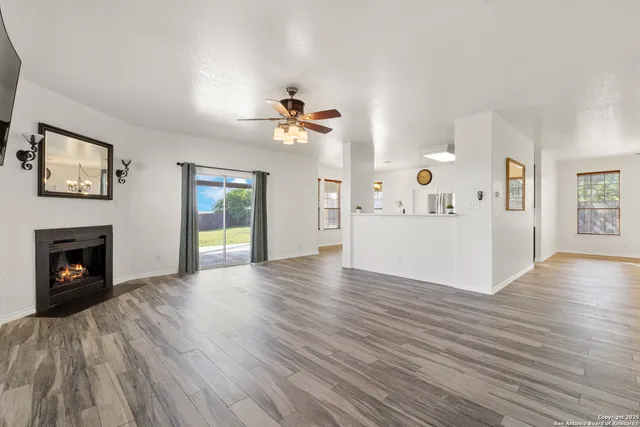 $2,350 | 11101 Baywave, Live Oak, TX 78233