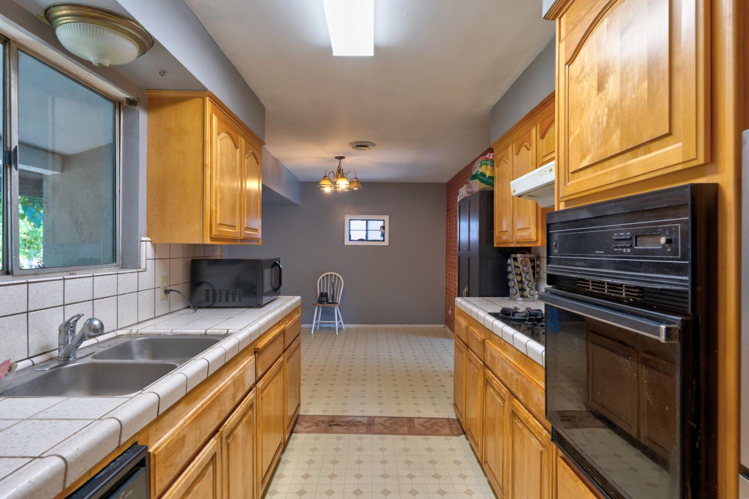 620 Lenore Drive Modesto, CA 95351 - Photo 7 of 35