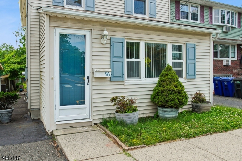 96 Rector Street, Unit 2 Millburn, NJ 07041 - Photo 4 of 18