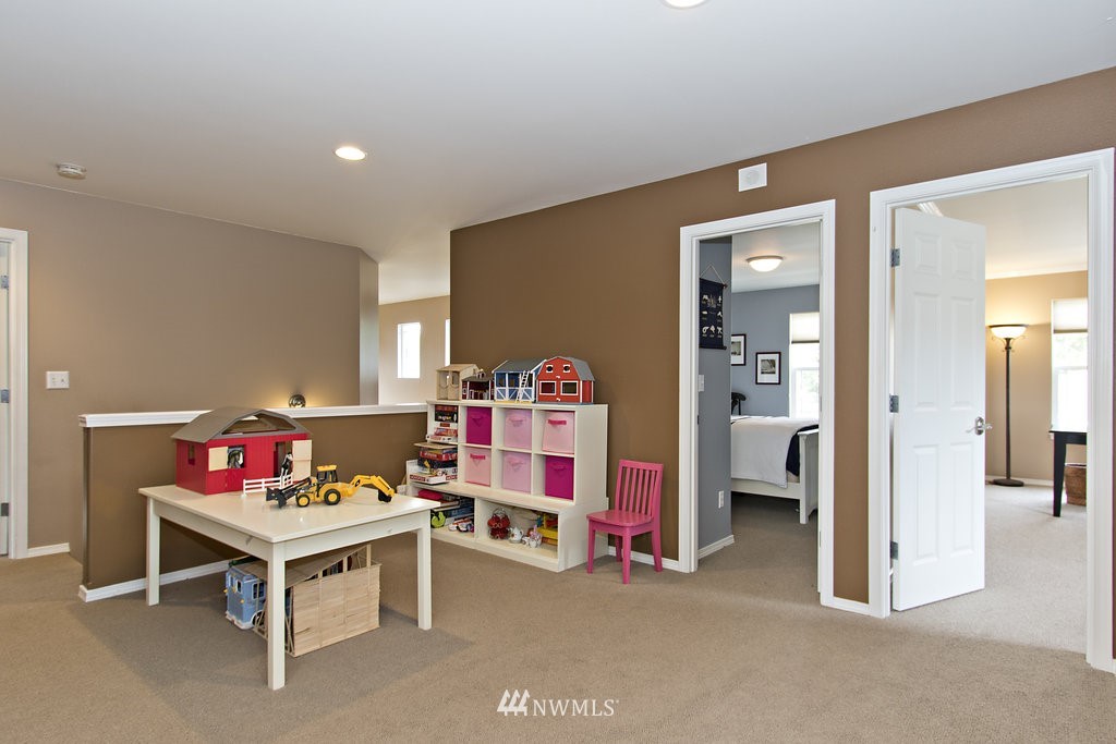528 Pasco Place Northeast Renton, WA 98059 - Photo 12 of 24