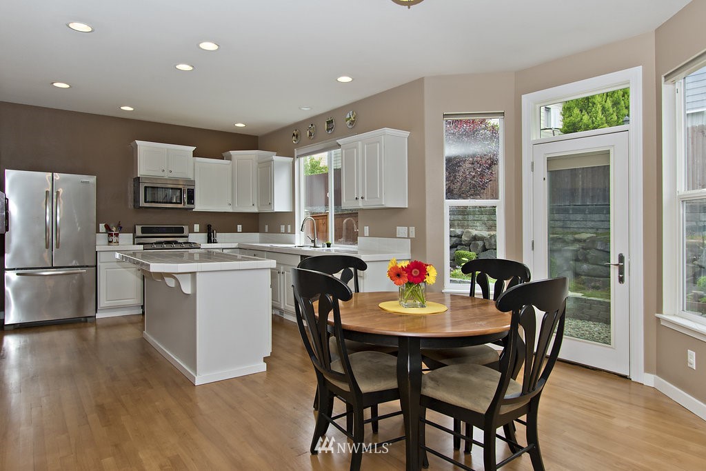 528 Pasco Place Northeast Renton, WA 98059 - Photo 7 of 24