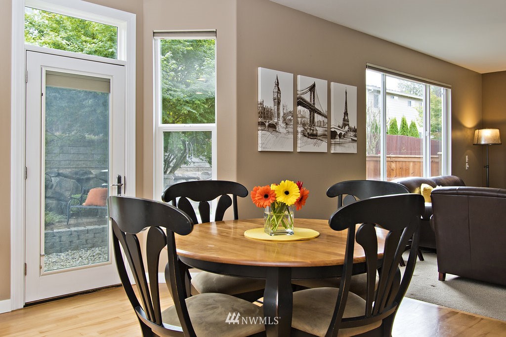528 Pasco Place Northeast Renton, WA 98059 - Photo 9 of 24
