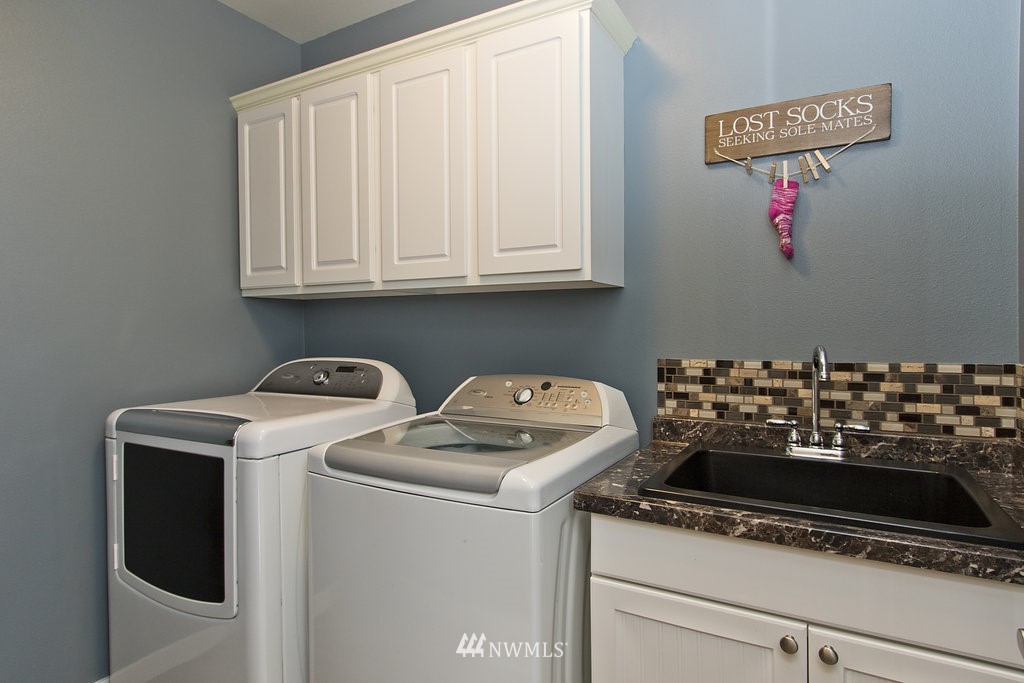 528 Pasco Place Northeast Renton, WA 98059 - Photo 10 of 24