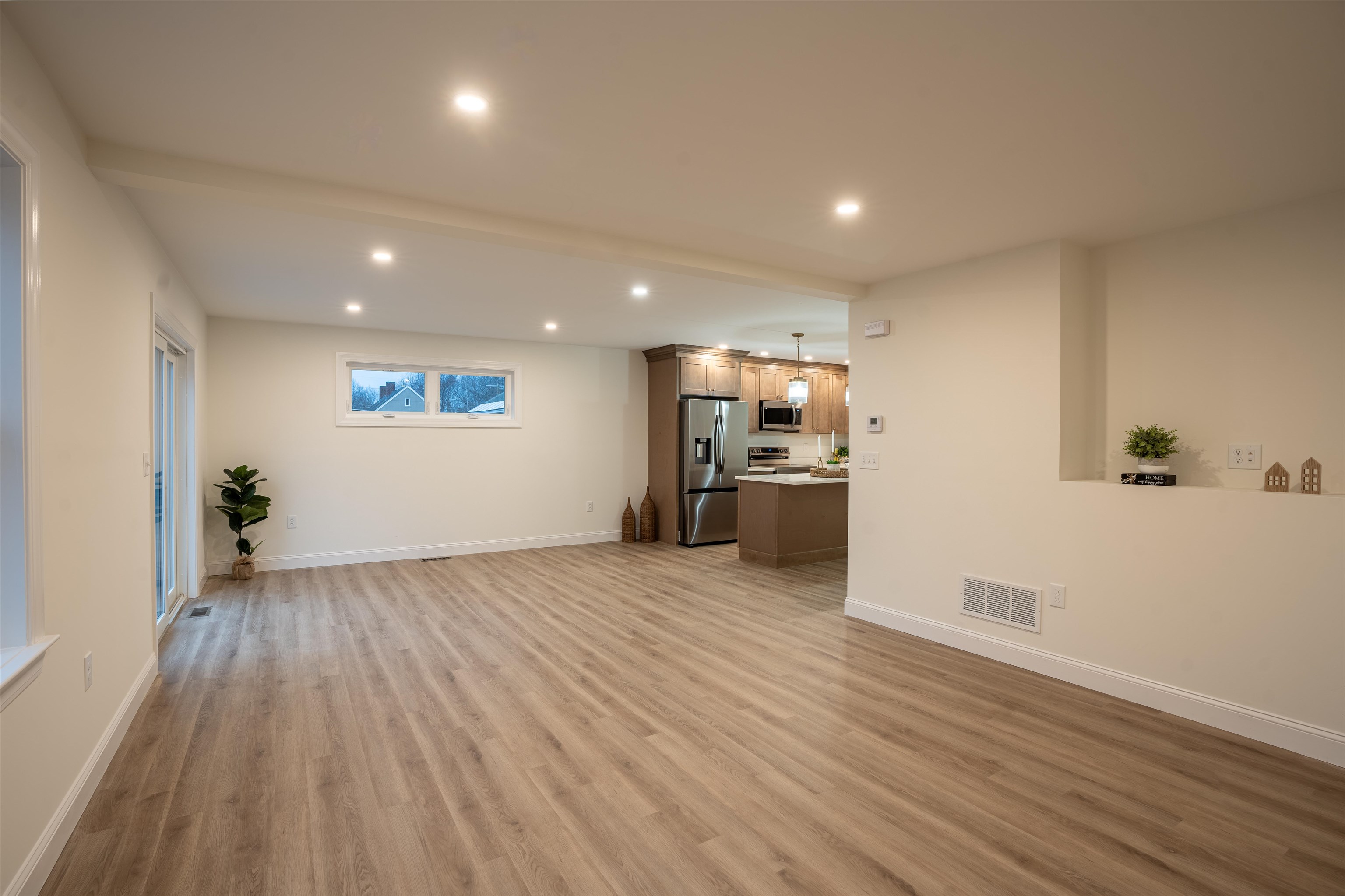 106 Lock Street Nashua, NH 03064 - Photo 9 of 27