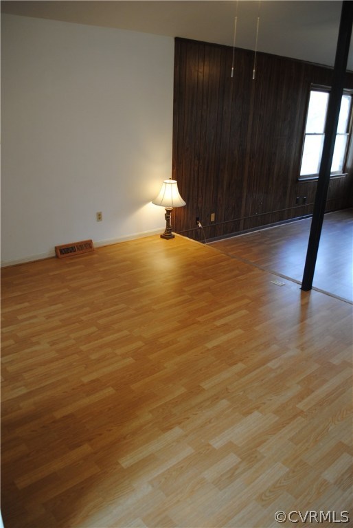 3911 Grovewood Road Hopewell, VA 23860 - Photo 3 of 15 Dining area with laminate flooring.