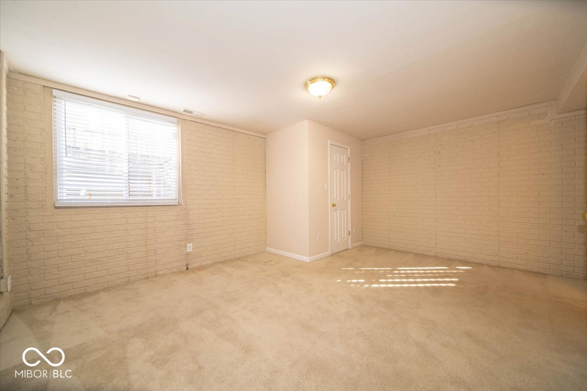 8428 Hague Road, Unit 13 Indianapolis, IN 46256 - Photo 16 of 22 Gallery Image 16