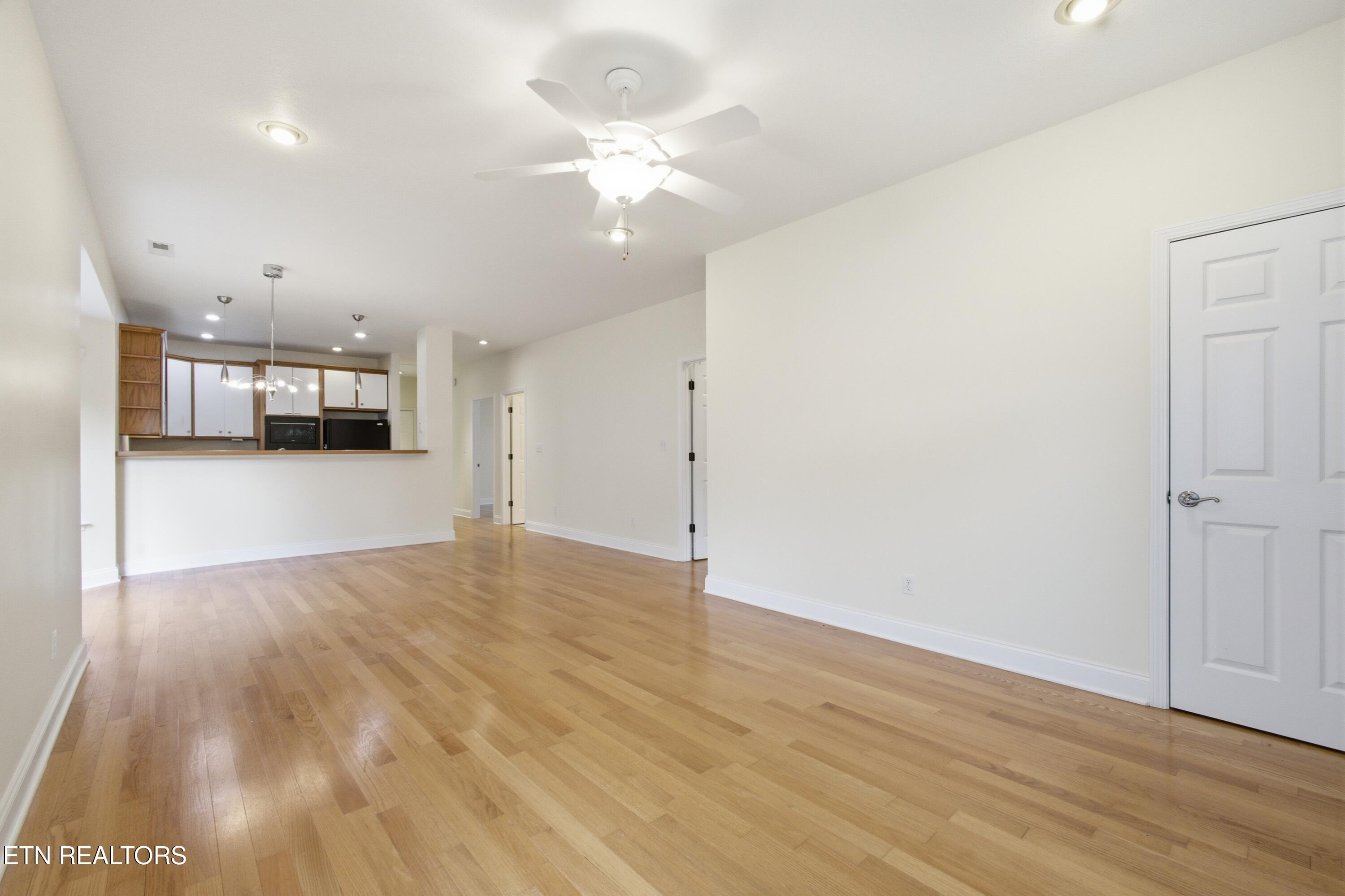 147 Liberty Court Oak Ridge, TN 37830 - Photo 5 of 33 SPOT5332