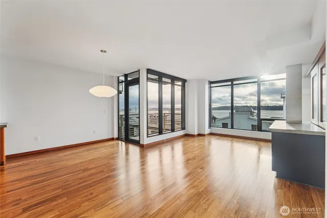 $4,650 | 2716 Elliott Avenue, Unit 802, Seattle, WA 98121