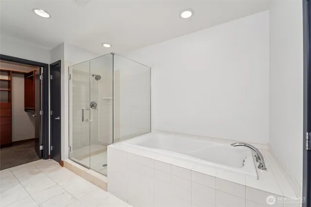 $4,650 | 2716 Elliott Avenue, Unit 802, Seattle, WA 98121