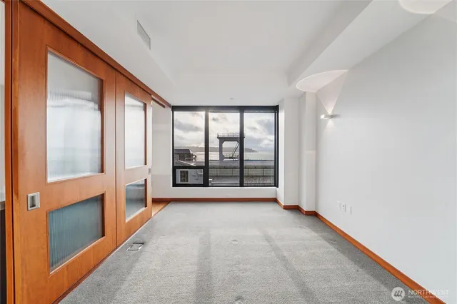 $4,650 | 2716 Elliott Avenue, Unit 802, Seattle, WA 98121