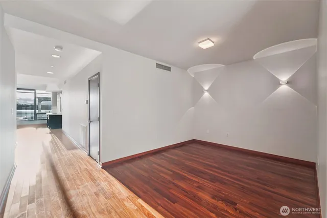 $4,650 | 2716 Elliott Avenue, Unit 802, Seattle, WA 98121