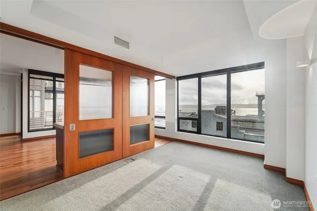 $4,650 | 2716 Elliott Avenue, Unit 802, Seattle, WA 98121